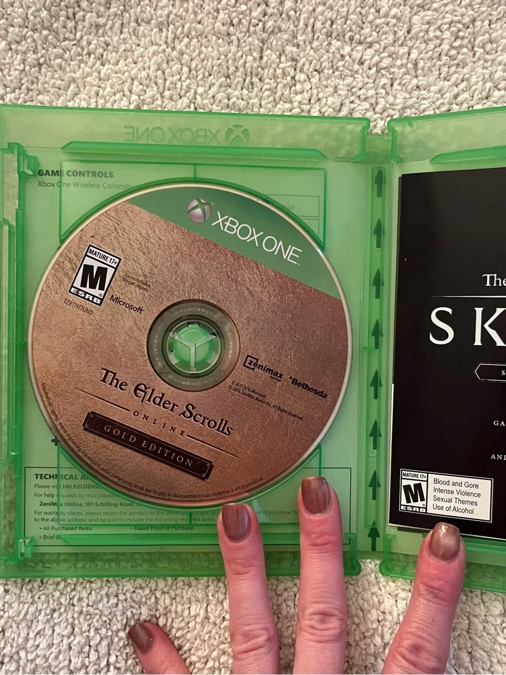 The Elder Scrolls Online Gold Edition - Xbox One (Green)